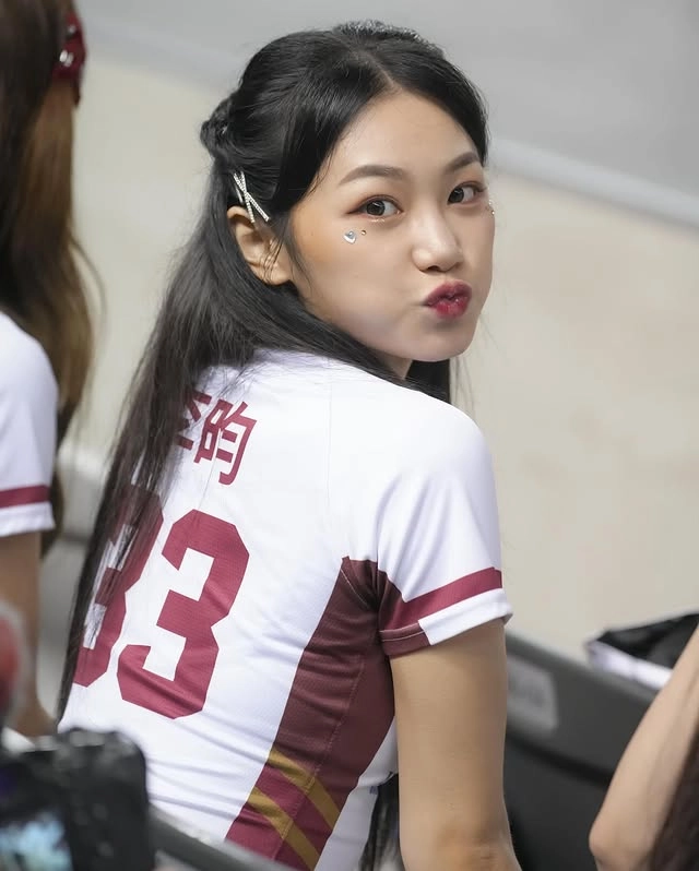 李昀